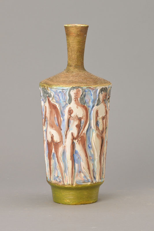 Giuseppe Tagliariol, ital. Künstler, 20. Jh., Künstlervase, umlaufend mit Relief, Frauenakte, bunt bemalt, am Boden signiert Tag und num. 8036 ?, ...