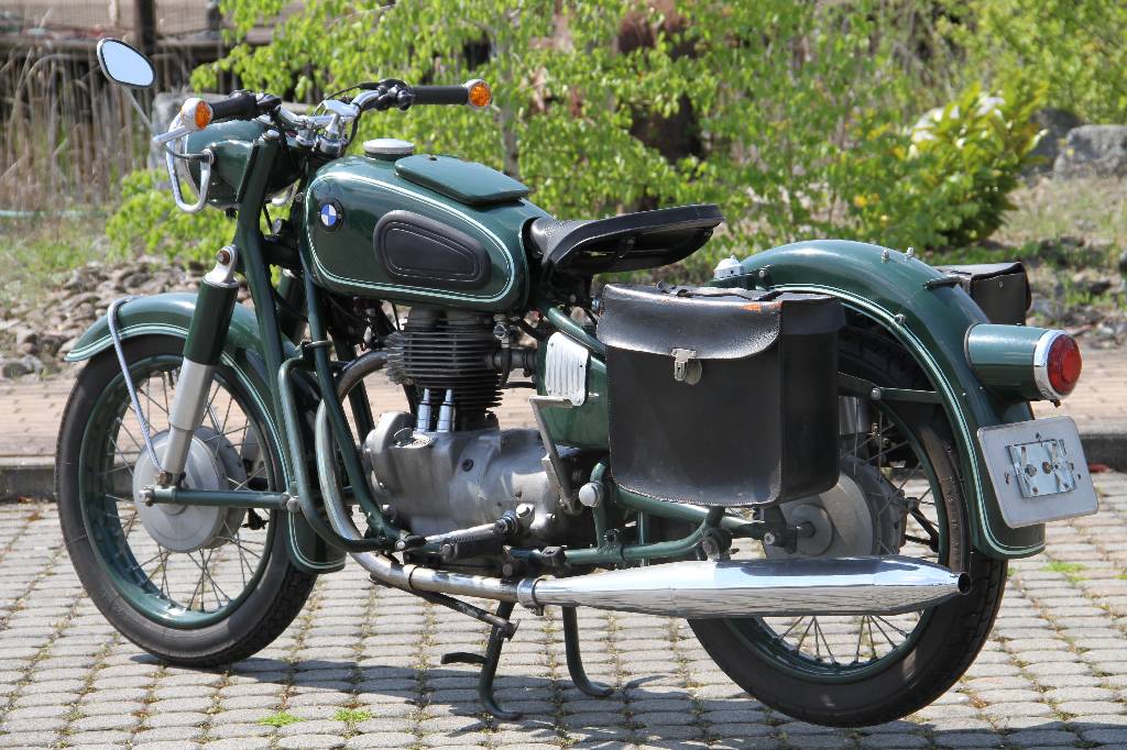 Detail a: BMW R 27, EZ 07.1966, Laufleistung ca. 11.578 km abgelesen, 13 kW/ 18 PS, 1- Zylinder, 4-Gang Schaltgetriebe, grün, Ochsenaugenblinker, ...