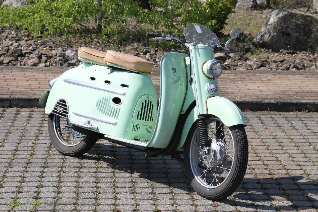 DKW Hobby-Luxus, EZ 07.1956, 1. Hand, Laufleistung ca. 33.900 km abgelesen, 2,2 kW/ 3 PS, 1-Zylinder, stufenloses Getriebe, lindgrün, inkl. ...