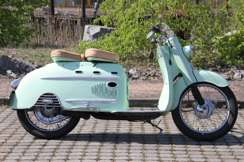 Detail c: DKW Hobby-Luxus, EZ 07.1956, 1. Hand, Laufleistung ca. 33.900 km abgelesen, 2,2 kW/ 3 PS, 1-Zylinder, stufenloses Getriebe, lindgrün, inkl. ...