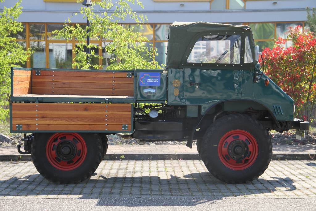 Detail c: Mercedes-Benz Unimog 30 Typ 411, EZ 03.1961, Laufleistung unbekannt, H- zulassungsfähig, 24 kW/ 32 PS, 4-Zylinder, 8-Gang Schaltgetriebe, grün, ...