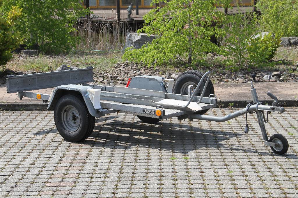 Heinemann M452 Motorradanhänger, EZ 07.1989, 450 kg zulässige Gesamtmasse, 92 kg Leermasse, 1 Achse Fahrgestellnummer: 452M00625