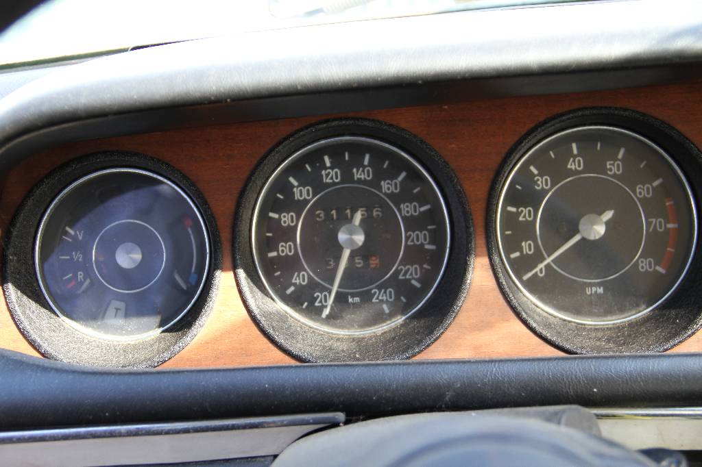 Detail g: BMW 3.0 CSi, EZ 08.1972, Laufleistung ca. 31.156 km abgelesen, H-zulassungsfähig, 147 kW/ 200 PS, 6-Zylinder, 4-Gang Schaltgetriebe, hellblau ...
