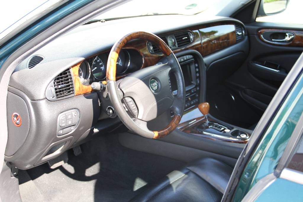 Detail g: Jaguar XJ 8 3.6, EZ 03.2005, Laufleistung ca. 106.200 km, HU 04.2018, 190 kW/ 258 PS, 8-Zylinder, Automatikgetriebe, grün, Vollleder schwarz, ...
