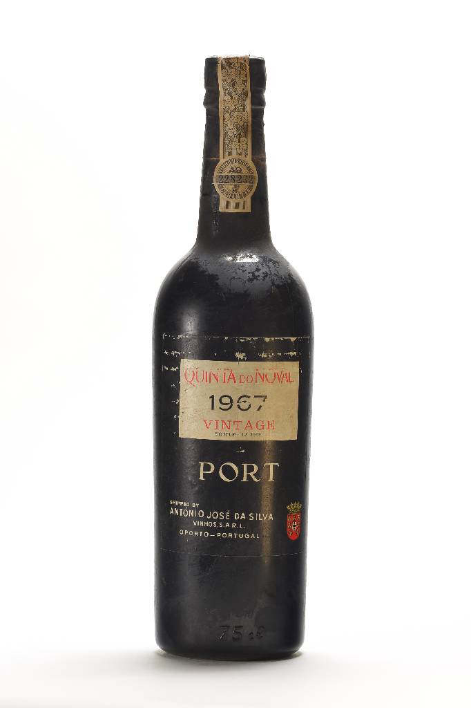 1 Flasche 1967 Quinta Do Noval vintage Port,ca. 75 cl., ca. top shoulder, unverkostet, 1969 in die Flasche abgefüllt, Etikett l. besch., Shipped by ...