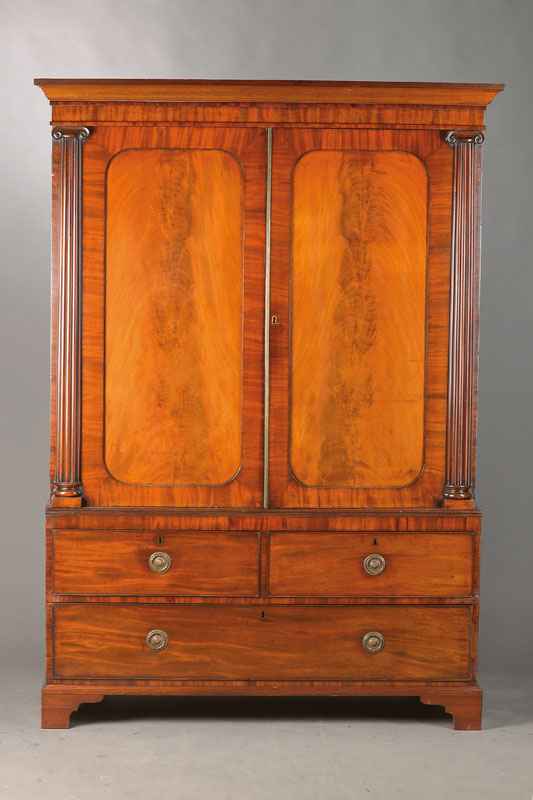Aufsatzschrank, Norddeutsch mit starken englischen Einflüssen, um 1880/90, Korpus Weichholz und Eiche, z.T. auf Rahmen gearbeitet, ...