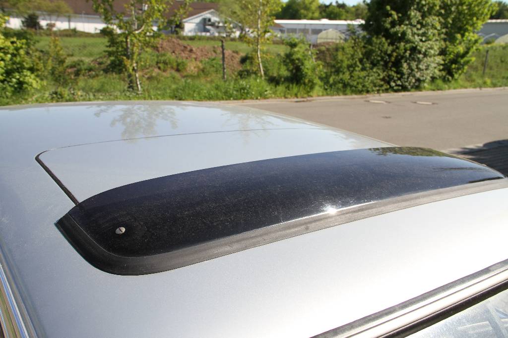 Detail c: BMW 323i, EZ 03.1982, 1. Hand, Laufleistung ca. 26.000 km, H-zulassungsfähig, 105 kW/ 143 PS, 6-Zylinder, 4-Gang Schaltgetriebe, silber, Stoff ...