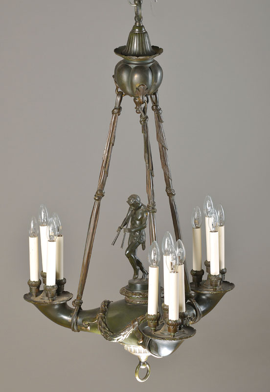 Schwerer Deckenleuchter, sign. Otto Schmidt Hofer (*1873 Berlin - +1925), deutsch, um 1905-1925, Bronze, schwere Qualität, 3 Ausleger mit je 4 ...