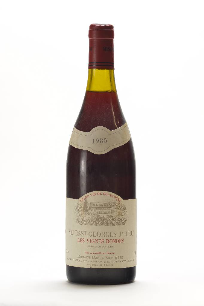 1 Flasche 1985 Nuits St. Georges Domaine Daniel Rion & Fils, ca. 13% Vol., ca. 75 cl,unverkostet, Abstand zwischen Kapsel und Wein:ca. 2,1 cm, Kapsel ...