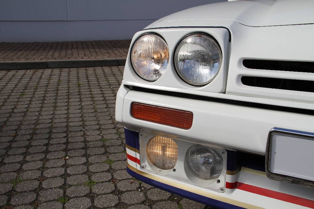 Detail h: Opel Manta i200, EZ 01.1984, Laufleistung ca. 23.623 km abgelesen, H-zulassungsfähig, 92 kW/125 PS, 4-Zylinder, 5-Gang Schaltgetriebe, weiß, ...