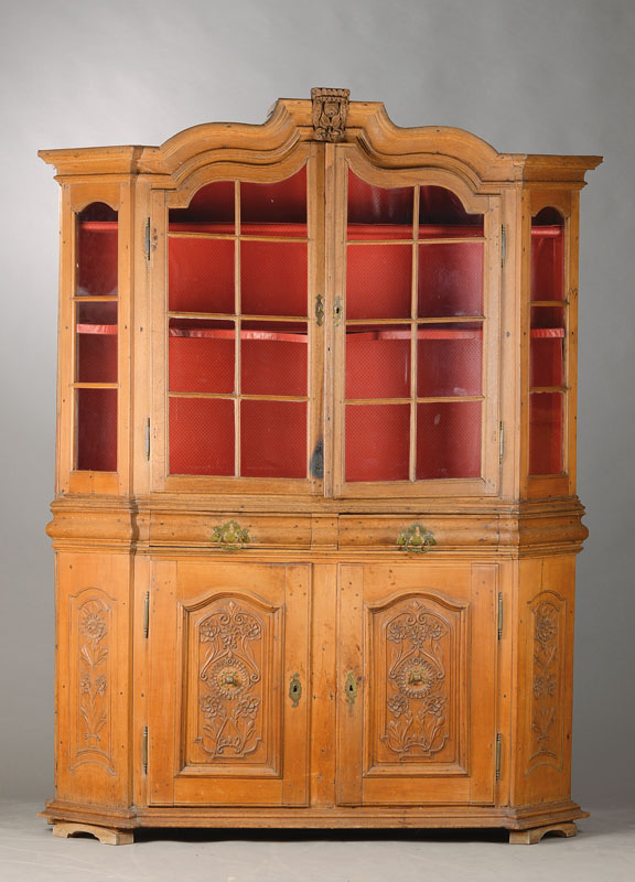 Aufsatzvitrine, westdeutsch, Bergisches Land, um 1800, Eiche u. Kirschbaum massiv Ecken abgeflacht u. hervorgekröpft, Unterteil 2- türig, ...