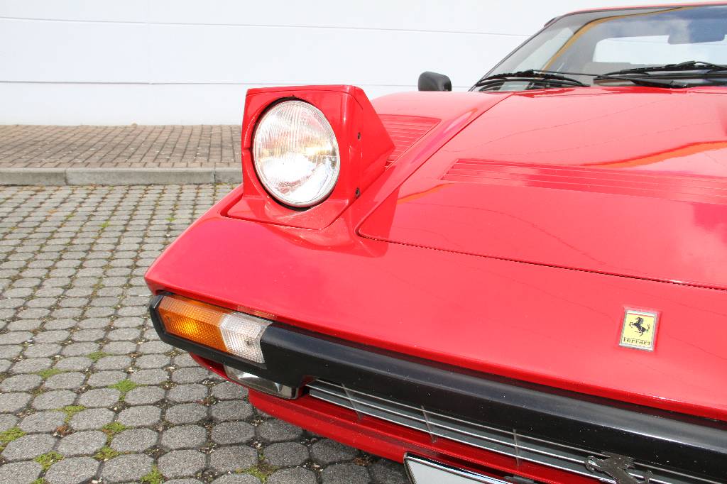 Detail f: Ferrari 308 GTB Quattrovalvole, Fahrgestellnummer ZFFLA12B00004 EZ 07.1983, Laufleistung 45.800 km, HU 05.2018, H-Zulassung, 173 kW/ 235 PS, 8- ...