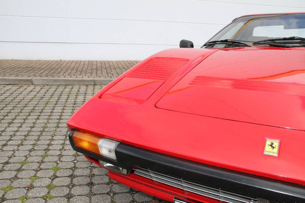 Detail g: Ferrari 308 GTB Quattrovalvole, Fahrgestellnummer ZFFLA12B00004 EZ 07.1983, Laufleistung 45.800 km, HU 05.2018, H-Zulassung, 173 kW/ 235 PS, 8- ...