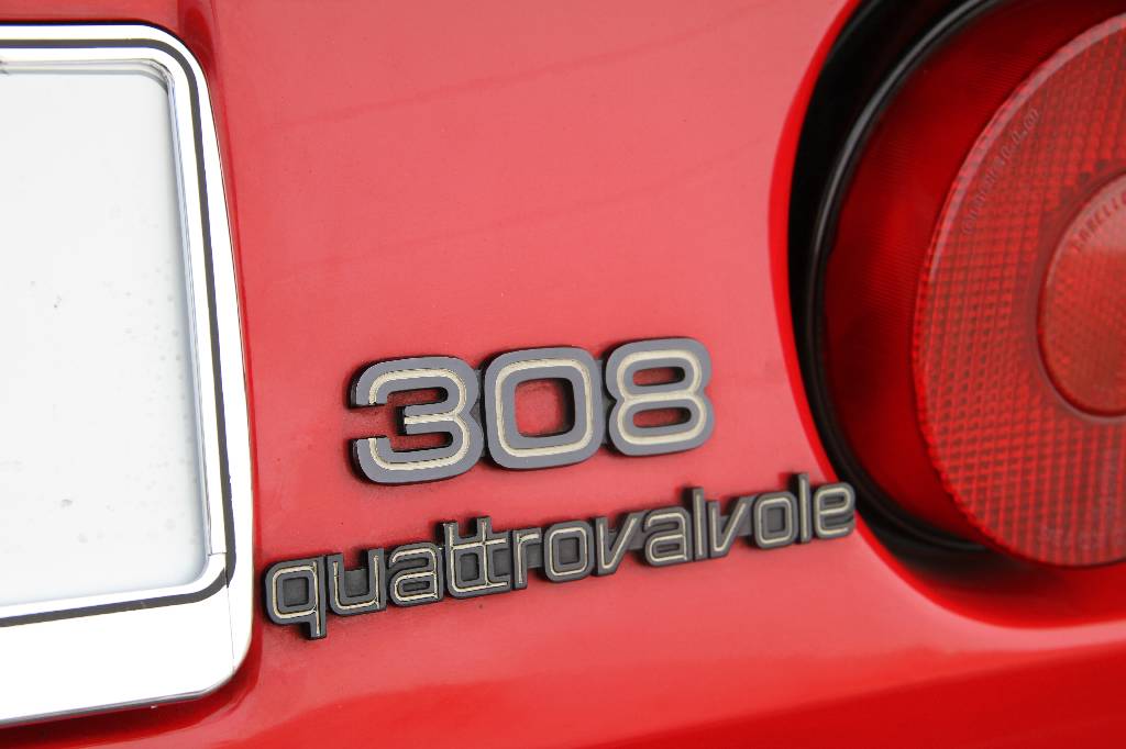 Detail i: Ferrari 308 GTB Quattrovalvole, Fahrgestellnummer ZFFLA12B00004 EZ 07.1983, Laufleistung 45.800 km, HU 05.2018, H-Zulassung, 173 kW/ 235 PS, 8- ...