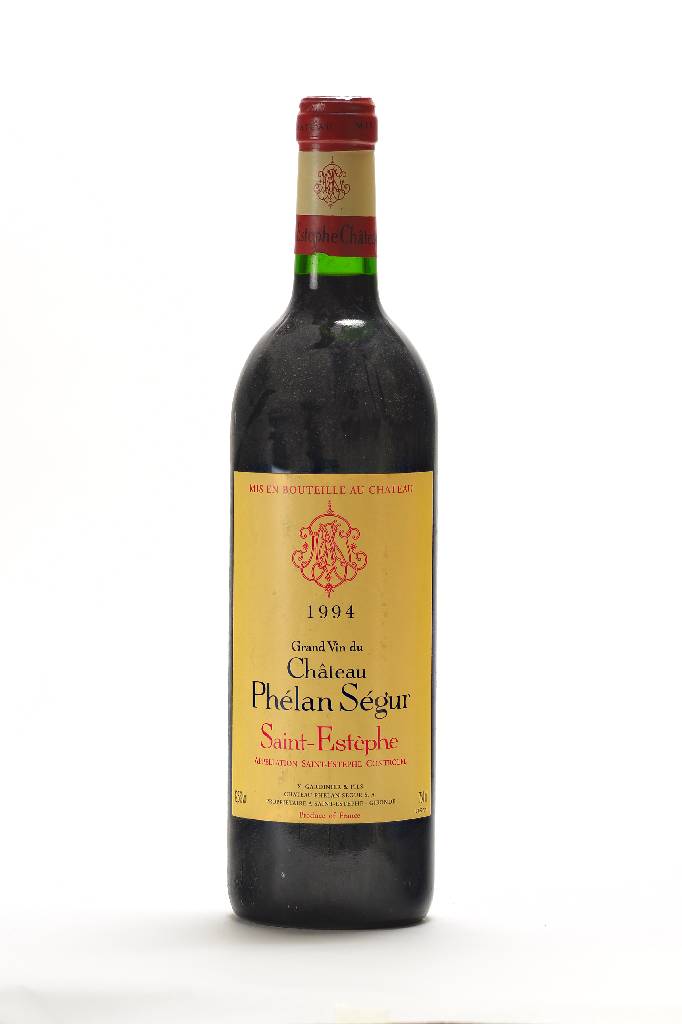 3 Flaschen 1994 Chateau Phelan Segur, Saint-Estephe, je ca. 75 cl, je 12,5 % Vol, je ca. into neck, unverkostet, Etiketten l. gebräunt, ...