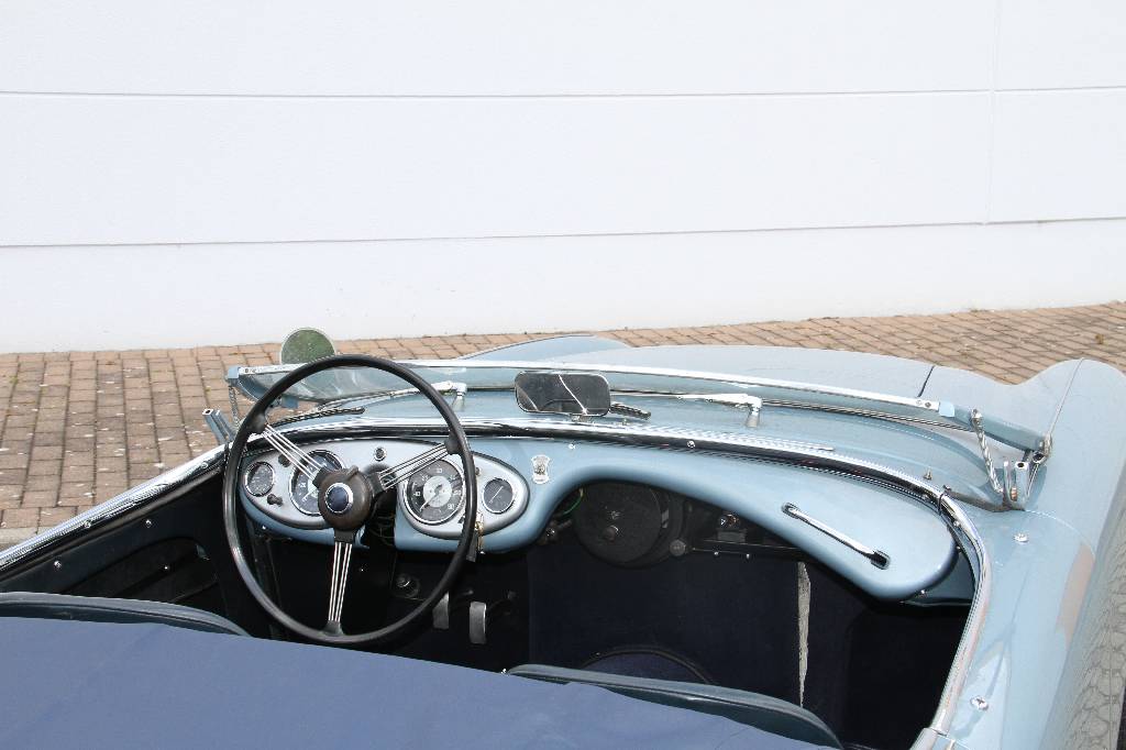Detail e: Austin Healey 100/4 BN1, EZ 07.1955, 2. Hand in Deutschland, Laufleistung ca. 62.000 miles abgelesen, H-Zulassung, 67 kW/ 91 PS, 4- Zylinder, 3-Gang ...