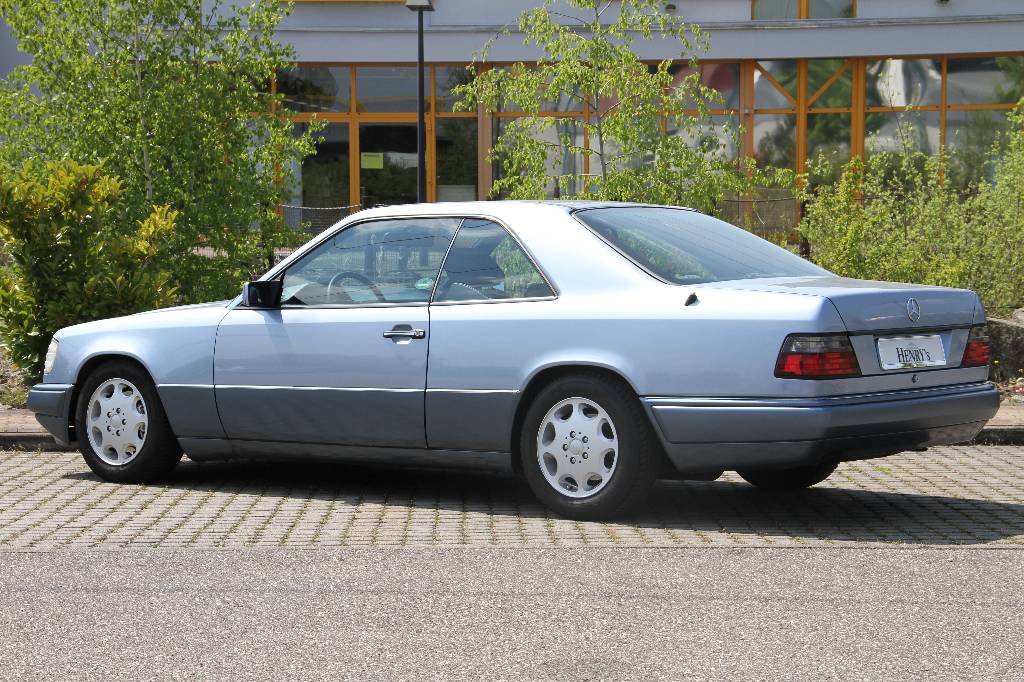 Detail a: Mercedes-Benz 320 CE W 124, Fahrgestellnummer WDB1240521C051814 EZ 10.1993, Laufleistung ca. 254.000 km, HU 10.2017, 162 kW/ 220 PS, 6-Zylinder, ...