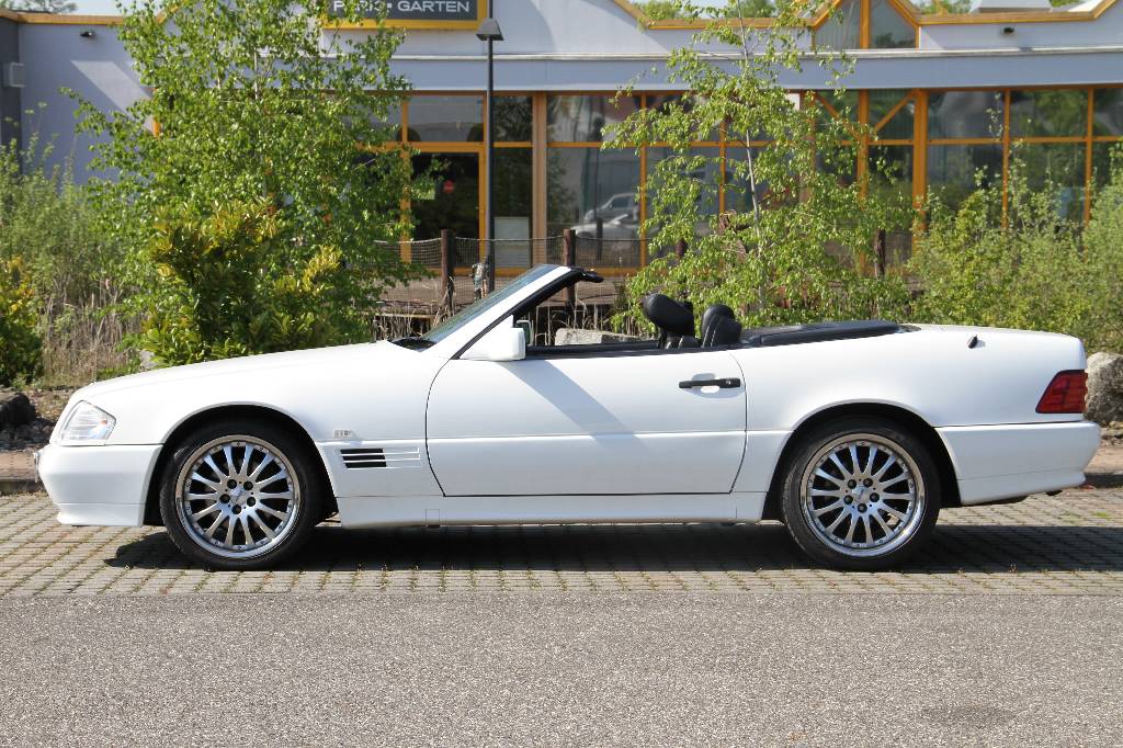 Detail b: Mercedes-Benz SL 280 R 129, EZ 07.1994, 2. Hand, Laufleistung ca. 50.000 km abgelesen, 142 kW/ 193 PS, 6-Zylinder, 5-Gang Schaltgetriebe, weiß, ...