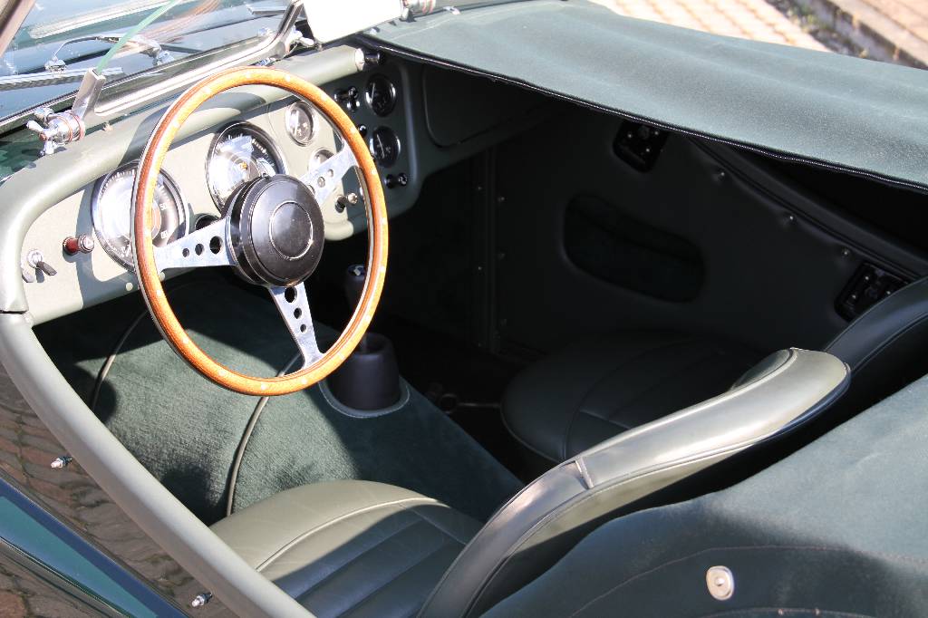 Detail c: Triumph TR3A, EZ 07.1960, 6.713 miles abgelesen, HU 07.2017, H-Zulassung, 64 kW/ 87 PS, 4-Zylinder, 4-Gang Schaltgetriebe, british racing green, ...