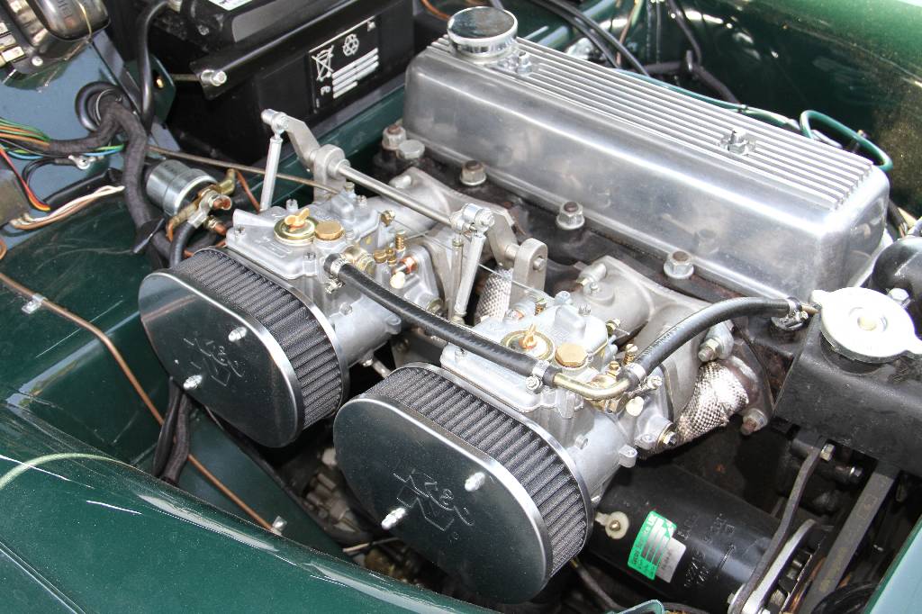 Detail d: Triumph TR3A, EZ 07.1960, 6.713 miles abgelesen, HU 07.2017, H-Zulassung, 64 kW/ 87 PS, 4-Zylinder, 4-Gang Schaltgetriebe, british racing green, ...