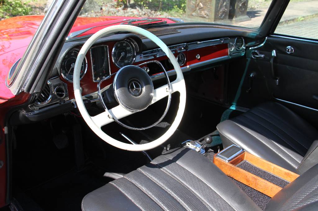 Detail c: Mercedes-Benz 230SL Pagode, Fahrgestellnummer: 012867230SL, BJ 1966, 2. Hand in den USA, H-zulassungsfähig, 110 kW/ 150 PS, 6-Zylinder, ...