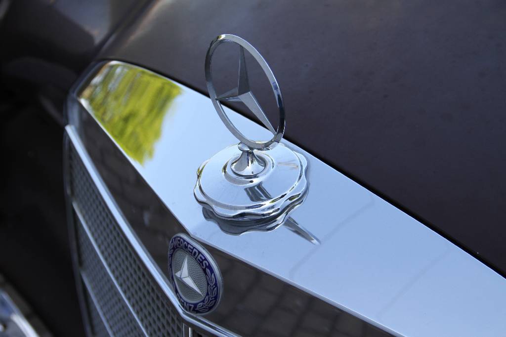 Detail e: Mercedes-Benz 250 SE W 108, EZ 11.1966, Laufleistung ca. 78.495 km abgelesen, HU neu, H-Zulassung, 110 kW/ 150 PS, 6-Zylinder, 4- Gang ...