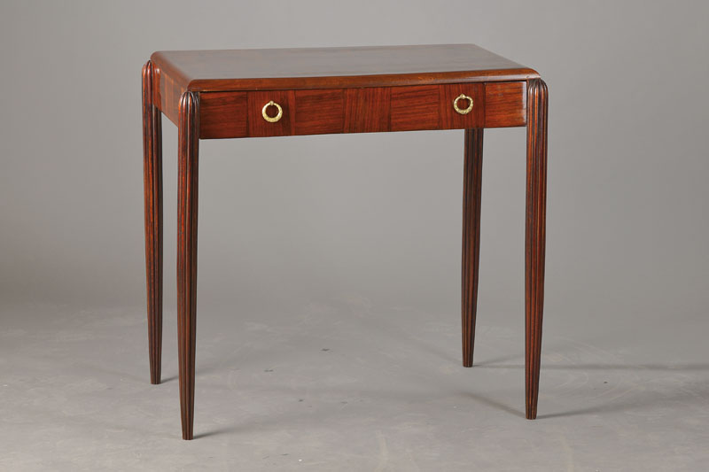 Schreibtischchen, wohl Frankreich, um 1925, Palisander auf Eichekorpus, ein Zargenschub, Furnier parkettiert, Plattenkante abgeschrägt, ca. 78x80x53 ...
