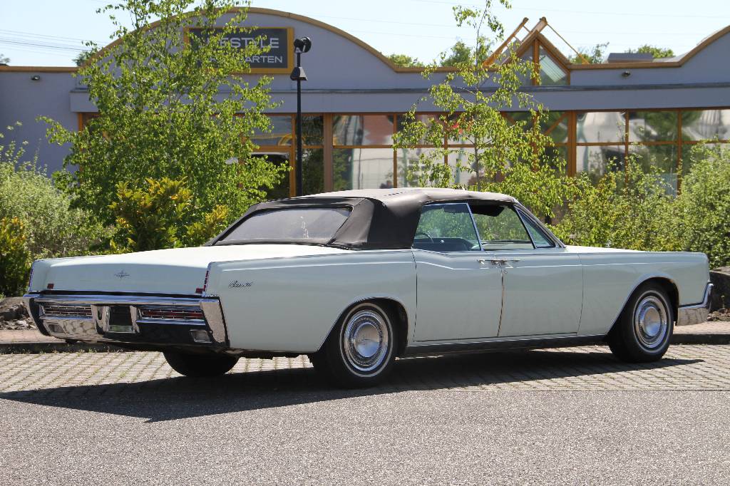 Detail f: Lincoln Continental 4-Door Convertible, EZ 07.1967, Laufleistung ca. 69.700 miles abgelesen, H-Zulassung, Automatikgetriebe, weiß, Leder schwarz, ...