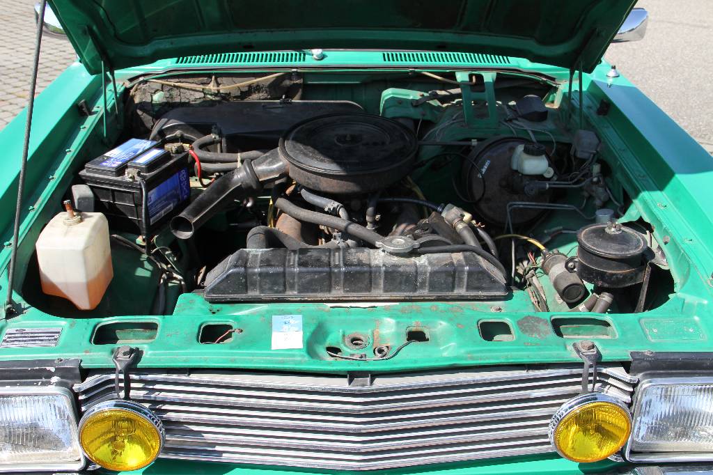 Detail d: Ford Granada GXL, EZ 12.1973, Laufleistung ca. 86.840 km, H-Zulassung, 92 kW/ 125 PS, 6- Zylinder, Automatikgetriebe, grün, schwarz, Getriebe ...