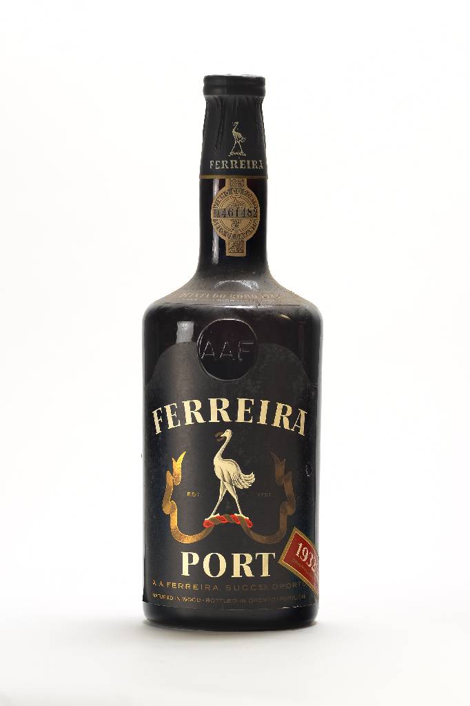 Detail d: entfällt 1 Flasche 1932 A. A. Ferreira Succrs Quinta doRodo Rare and Rich old Tawny Port, produced and bottled in Portugal, ca. 75 cl, ca. 20 % ...