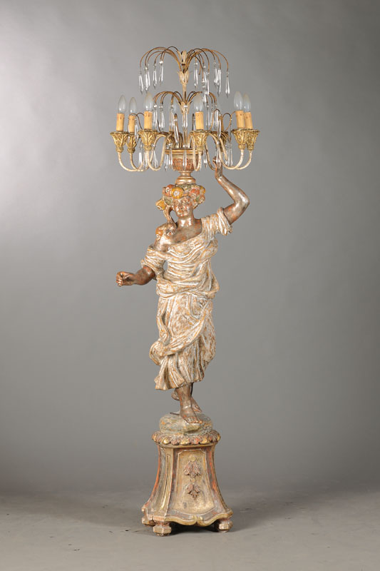 Ausgefallener Standleuchter, Frühes 20.Jh. Holz geschnitzt und bunt gefaßt, Baldachinartiger Glasbehang geschliffen, 8 Brennstellen, ...