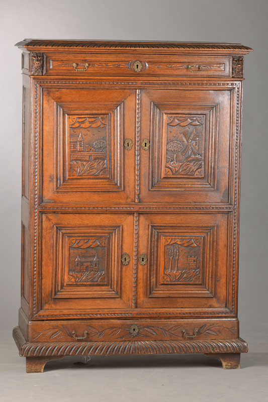 Wäscheschrank, wohl Friesland, um 1880/90, Eiche massiv, 4-türig, eklektizistischer Stil, Türfüllungen in regionstypischer Motivik als Relief ...