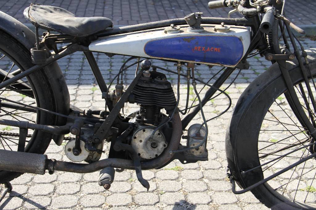 Detail a: Rex Acme Blackburne Motor mit 346 ccm, EZ ca. 1926, Laufleistung unbekannt, ca. 11 kW/ 15 PS, 1 Zylinder, 3-Gang Schaltgetriebe, Rahmen schwarz, Tank ...