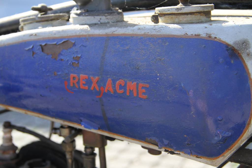 Detail d: Rex Acme Blackburne Motor mit 346 ccm, EZ ca. 1926, Laufleistung unbekannt, ca. 11 kW/ 15 PS, 1 Zylinder, 3-Gang Schaltgetriebe, Rahmen schwarz, Tank ...