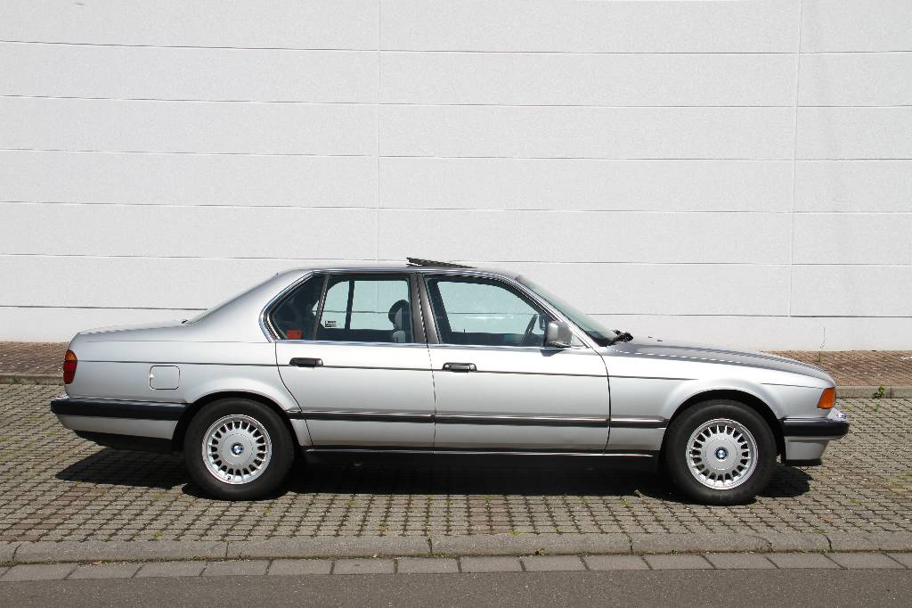 Detail a: BMW 730i Limousine, Fahrgestellnummer: WBAGA81010DA29105, EZ 02.1994, 2.Hand, 203.270 km, HU 07.2016 abgelaufen, 138 kW /188 PS, 6- Zylinder, ...
