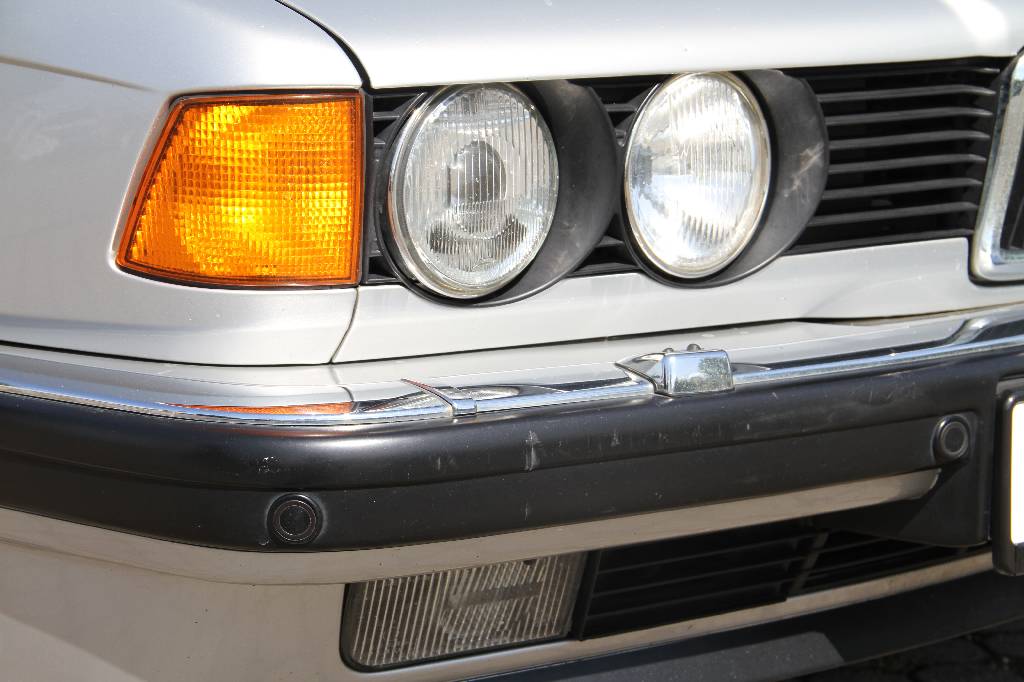 Detail d: BMW 730i Limousine, Fahrgestellnummer: WBAGA81010DA29105, EZ 02.1994, 2.Hand, 203.270 km, HU 07.2016 abgelaufen, 138 kW /188 PS, 6- Zylinder, ...