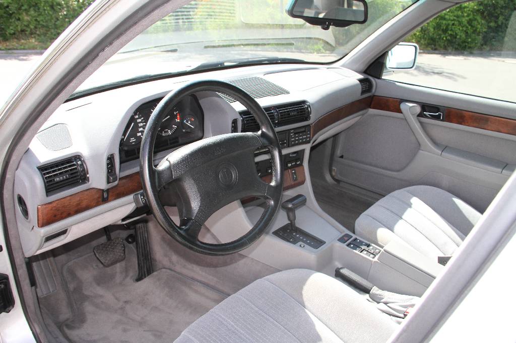 Detail f: BMW 730i Limousine, Fahrgestellnummer: WBAGA81010DA29105, EZ 02.1994, 2.Hand, 203.270 km, HU 07.2016 abgelaufen, 138 kW /188 PS, 6- Zylinder, ...