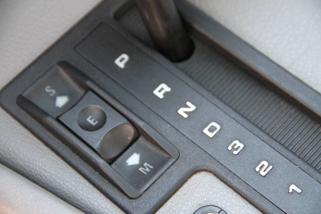 Detail g: BMW 730i Limousine, Fahrgestellnummer: WBAGA81010DA29105, EZ 02.1994, 2.Hand, 203.270 km, HU 07.2016 abgelaufen, 138 kW /188 PS, 6- Zylinder, ...