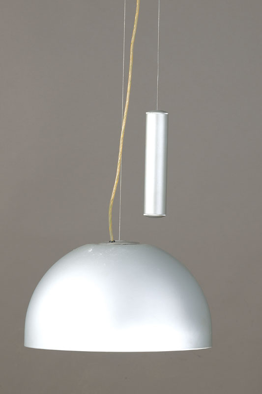 Deckenlampe "Gaia" "Tre Ci Luce", Entwurf Luciano Cesaro, Italien, Opalglasschirm mit einer Brennstell an Drahtaufhängung, durch ...