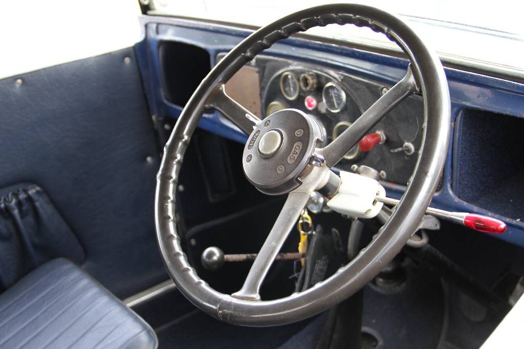 Detail d: Austin 7 Tourer Cabrio, Fahrgestellnummer B62674, EZ 30.07.1932, 2. Hand, Laufleistung k.a. H-Zulassung ja, 8 kW/ 11 PS, 4-Zylinder, 4-Gang ...