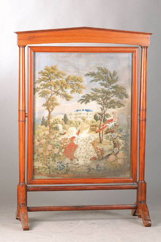 Paravent, süddeutsch, um 1815/20, Kirschbaumfurnier auf Weichholzkorpus, l. gestauchte Vollsäulen mit Spitzgiebel, auf Gehrung gearbeiteter Rahmen ...