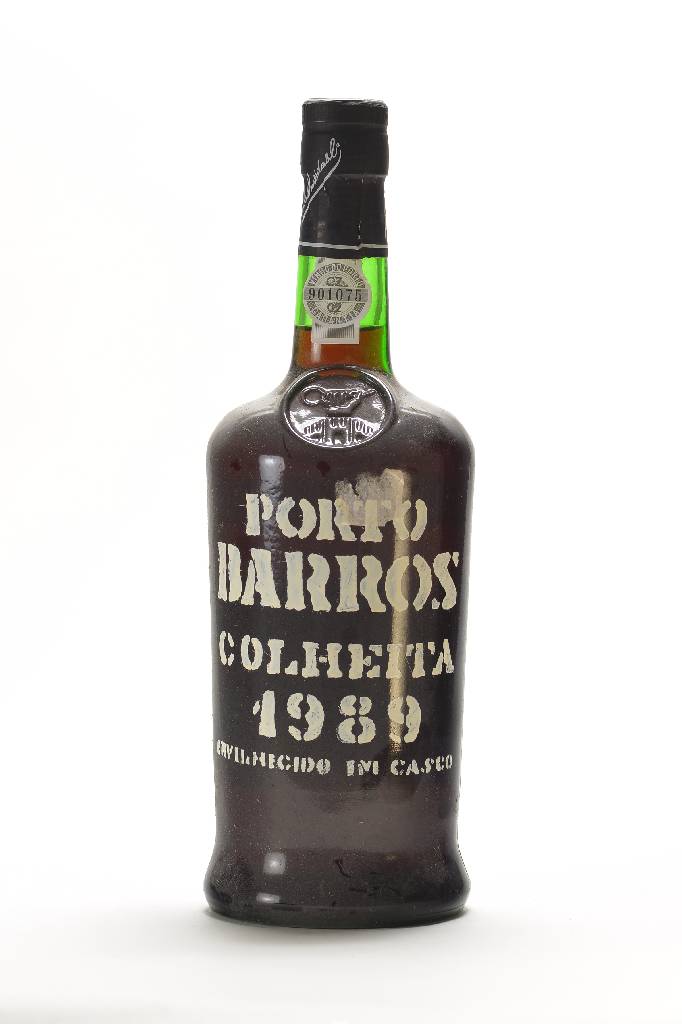 2 Flaschen 1989 Porto Barros Colheita, je ca. 75 cl, je ca. 20,5 Vol., unverkostet, je ca. into neck, selten im Angebot, Produced by Barros Almeida & ...