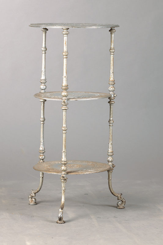 Eisentischchen, deutsch, um 1880/90, Gußeisen, historisierende Aufmachung, reicher Renaissance-Stil-Dekor, 3 Etagen, mit Alterssp., selten im ...