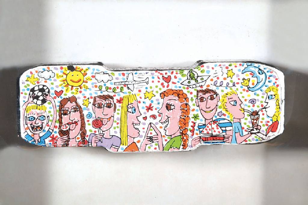 James Rizzi, 1950-2011, Brikett, Kohle für Kohle, Farbserigraphie auf farblos glasiertem Brikett, krakeliert durch Druckprinzip, lim. auf 350 ...