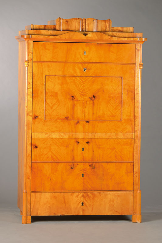 Blenderschrank in Form eines Standsekretärs, mitteldeutsch, wohl Thüringen/Sachsen, um 1835, 1-türig mit Standsekretärs-Front, orig. Schloss, ...