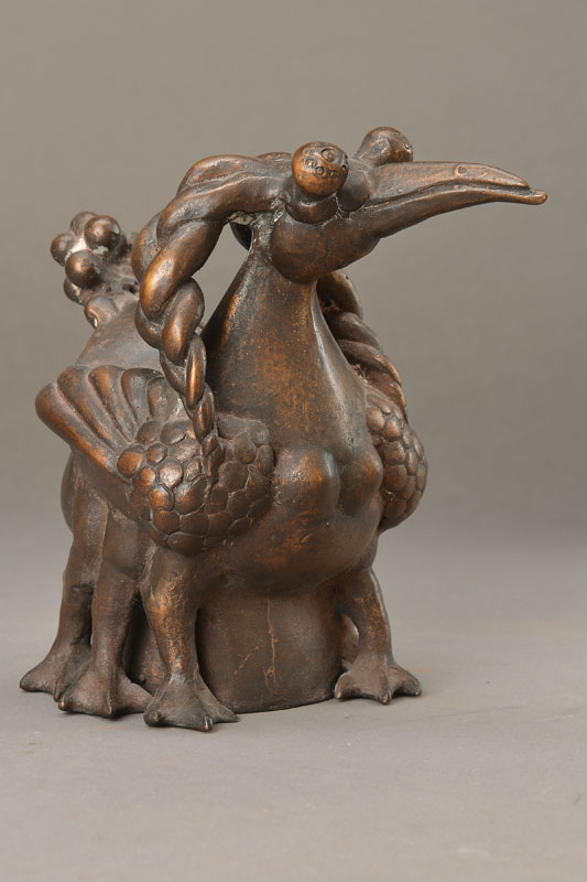 Gernot Rumpf, geb. 1941, Traubendritsche, Bronzeguß, signiert und datiert 1985, H. ca. 19 cm