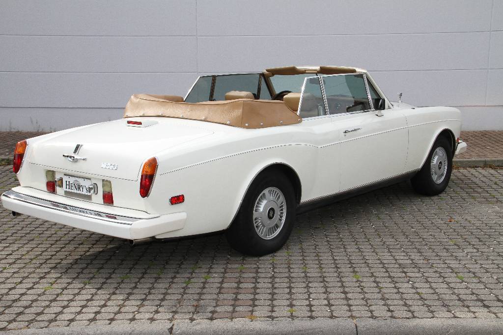 Detail b: Rolls Royce Corniche Cabriolet, Fahrgestellnummer SCAZD42A7FCX10102, EZ 01.12.1984, Laufleistung 86.993 km, H-Zulassung nein, 148kW/ 201PS, ...