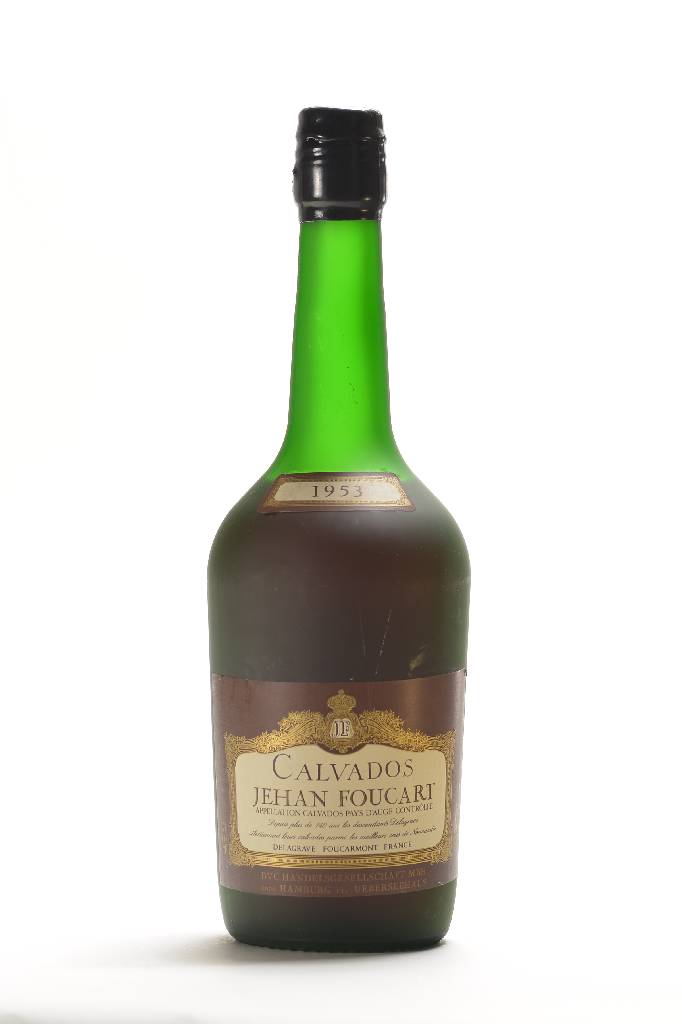 1 Flasche 1953 Jehan Foucart Calvados, Appellation Calvados Pays D'Auge Controlee, ca. 70 cl, ca 42% Vol., unverkostet, Abstand zwischen Kapsel ...