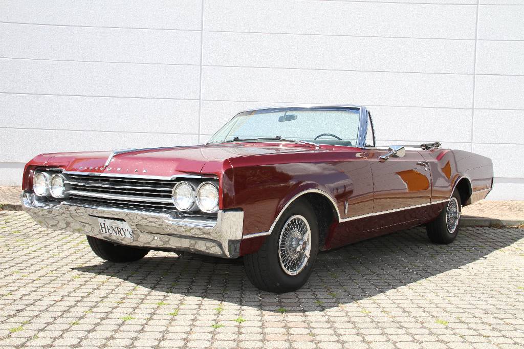 Detail a: 0ldsmobile 88 Dynamic Conv. Cabriolet, Fahrgestellnummer NSC92523, EZ 1965, Fahrzeughalter 1 in CZ vorher USA, Laufleistung unbekannt, H-Zulassung in ...