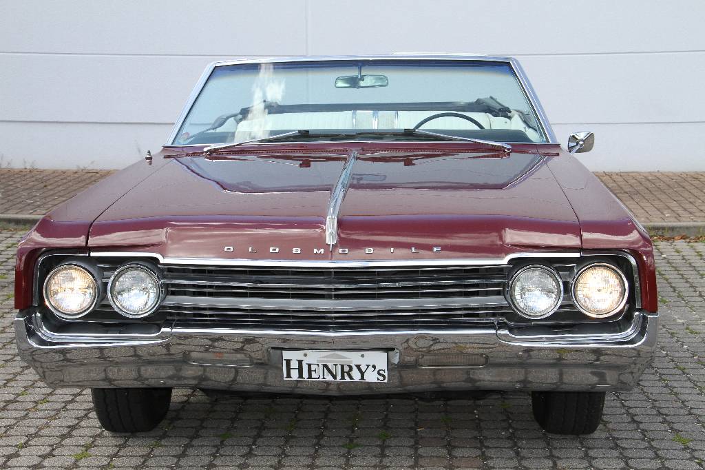 Detail b: 0ldsmobile 88 Dynamic Conv. Cabriolet, Fahrgestellnummer NSC92523, EZ 1965, Fahrzeughalter 1 in CZ vorher USA, Laufleistung unbekannt, H-Zulassung in ...